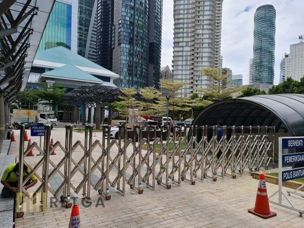 Manual Stainless Steel 304 Retractable Gate