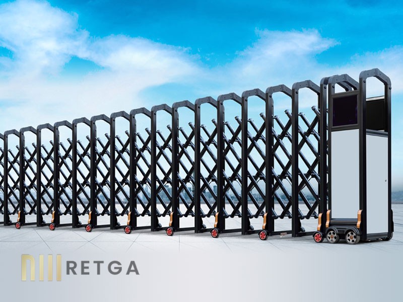 Motorized Aluminium Retractable Gate Black Color RETGA
