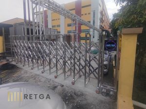 Motorized Stainless Steel 304 Retractable Gate