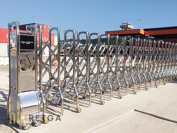 Motorized Stainless Steel 304 Retractable Gate
