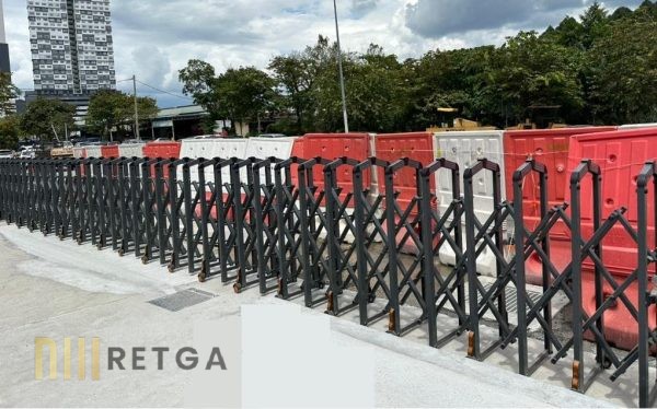 Manual Aluminium Retractable Gate - Grey Color - Image 4