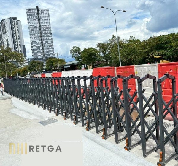 Manual Aluminium Retractable Gate - Grey Color - Image 5