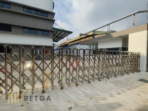 Motorized Stainless Steel 304 Retractable Gate
