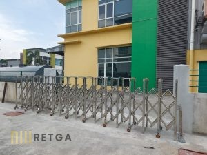 Manual Stainless Steel 304 Retractable Gate with Lock Stand