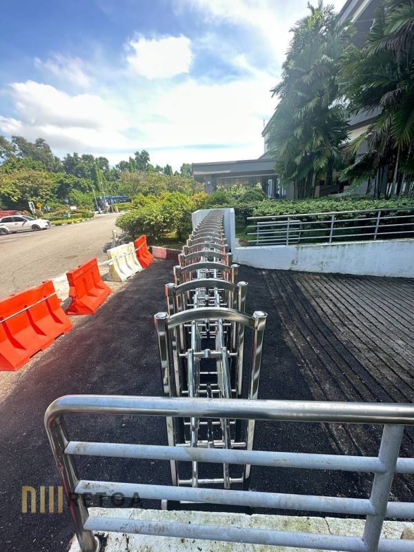 Manual Stainless Steel 304 Retractable Gate - Image 5