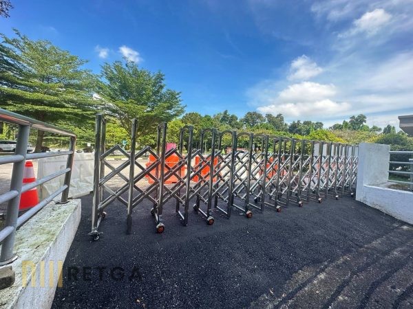 Manual Stainless Steel 304 Retractable Gate - Image 4