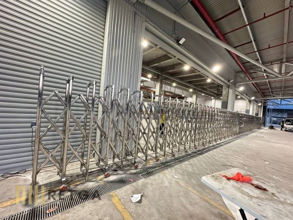 Motorized Stainless Steel 304 Retractable Gate - Image 3